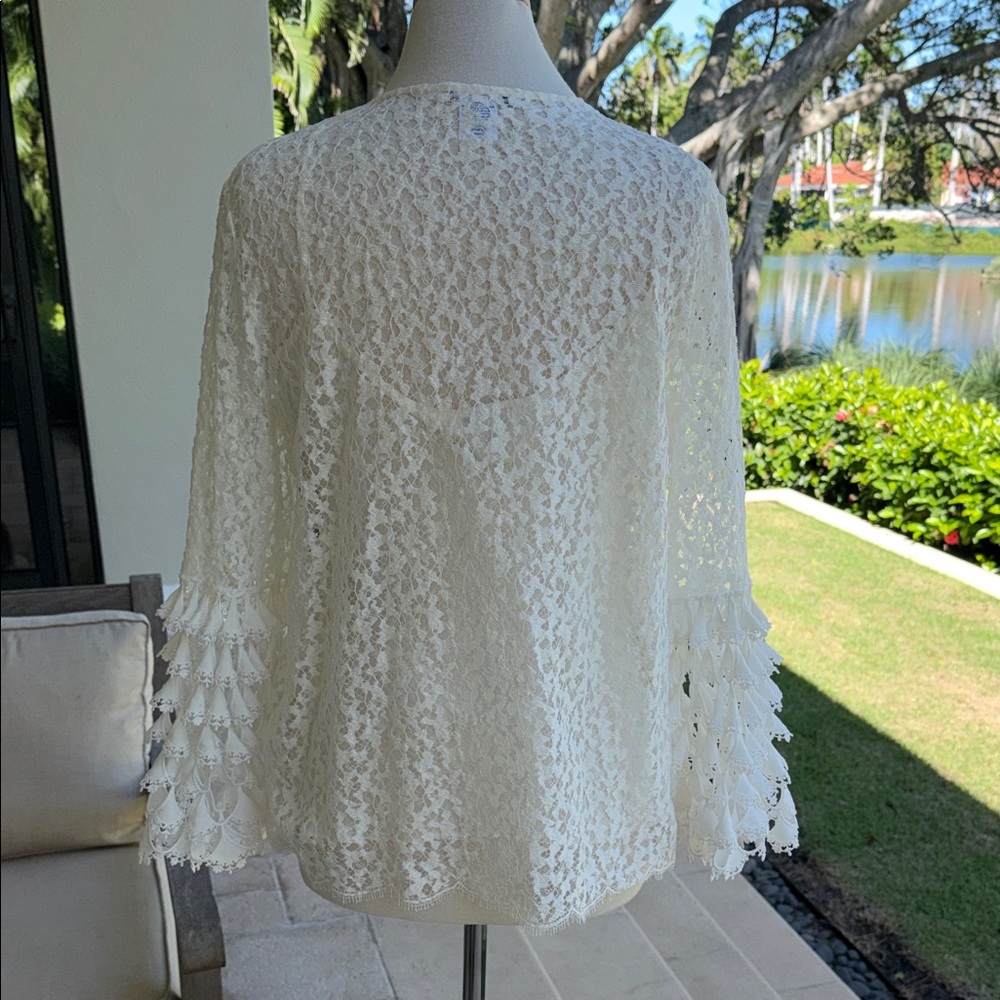 Oscar de la Renta Black and White Lace Blouse - Picture 5 of 8
